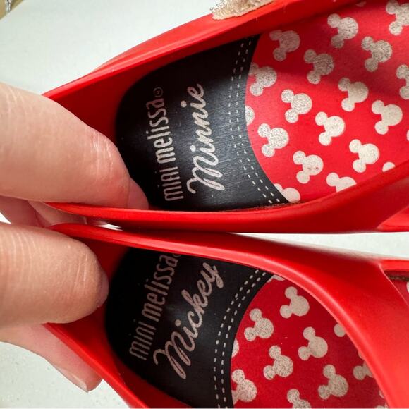 Mini Melissa Red Mickey & Minnie Mouse Kissing Rubber Shoes Baby 7 Dressy Wedge - Picture 7 of 8